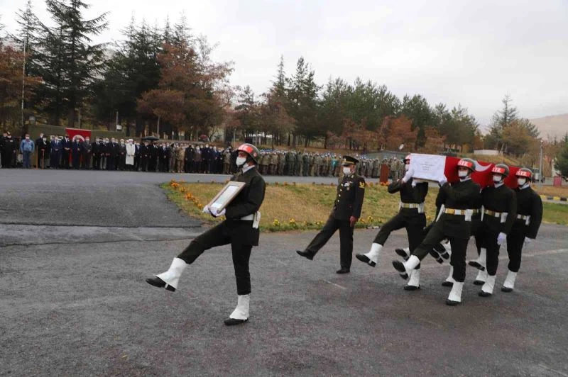 Şehit Yalman için Hakkari’de tören düzenlendi