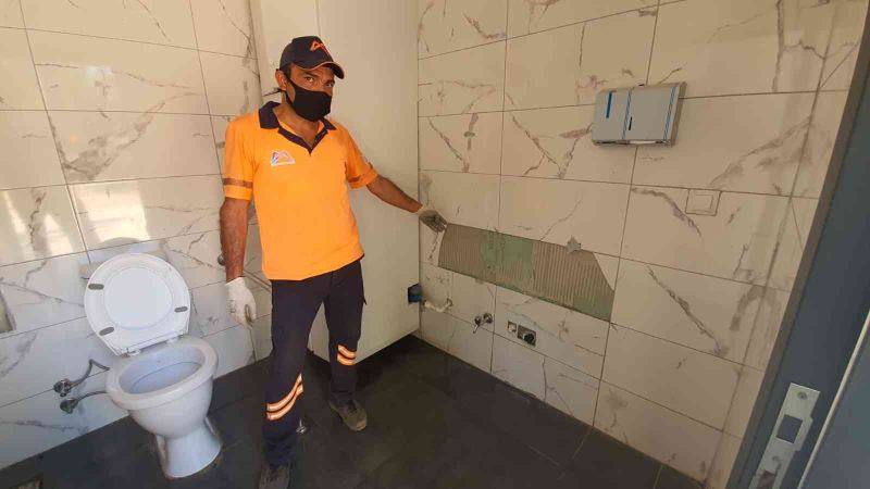 Tarsus’taki tuvaletlere 2 ay içerisinde üçüncü saldırı
