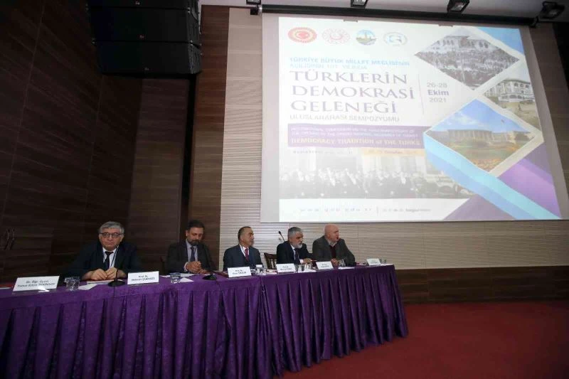 Tokat’ta, Türklerin Demokrasi Geleneği sempozyumu başladı
