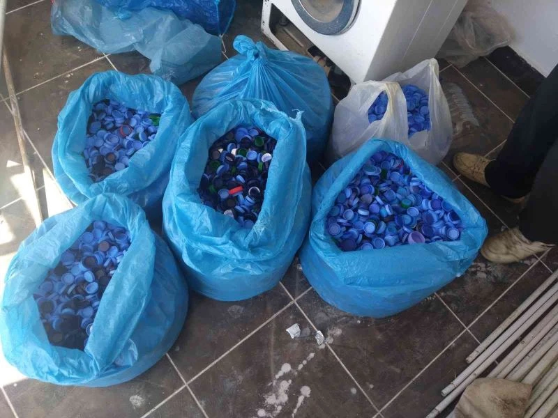 Mavi kapaklar engellilere umut oluyor
