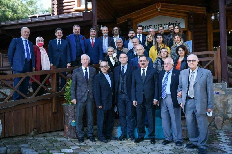 Demir: “Samsun’u daha iyi yerlere nasıl taşırız gayreti içindeyiz”
