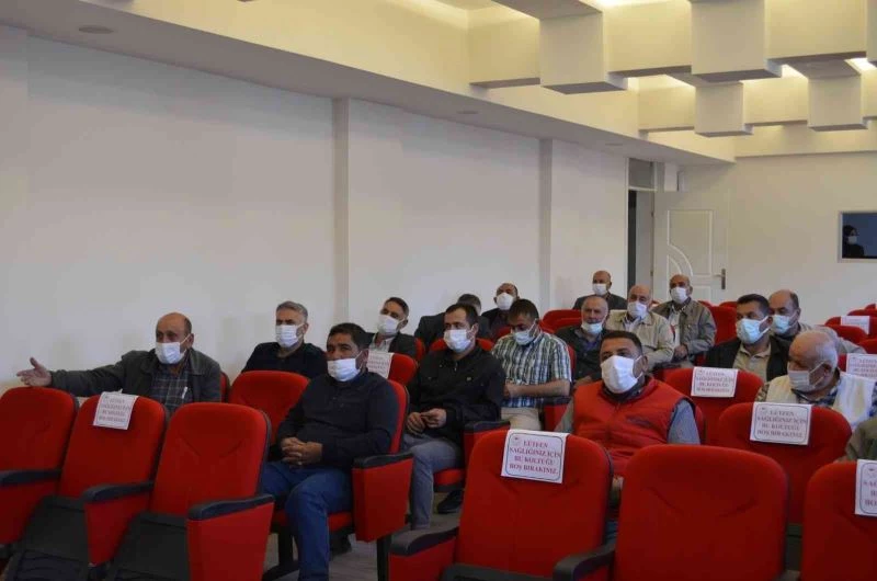 Çiftçi okulunu bitiren kursiyerlere malzeme dağıtıldı
