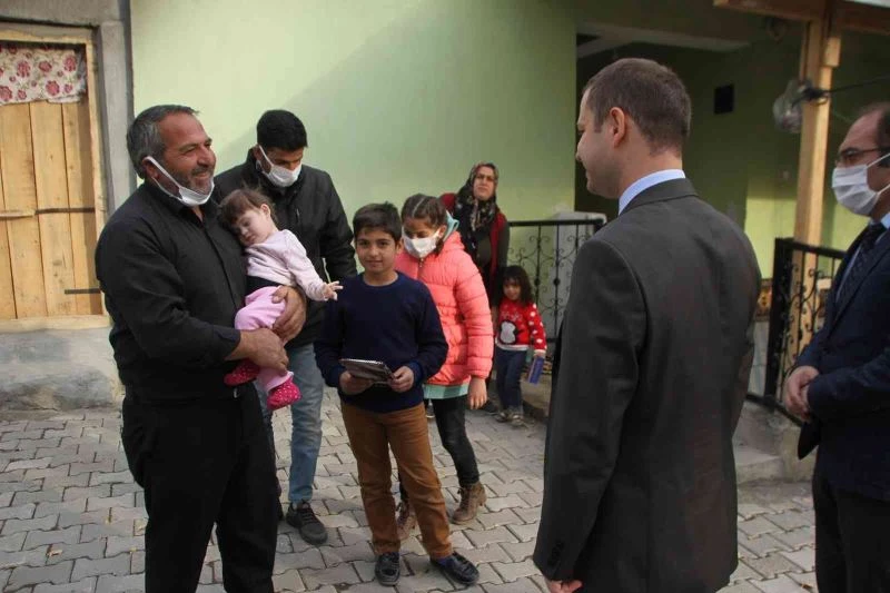 Kaymakam Demirer, hane ziyaretlerine devam ediyor
