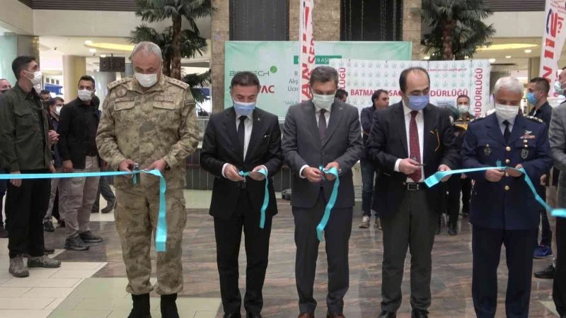 BÜ ve ATAM iş birliğiyle Atatürk temalı fotoğraf sergisi açıldı
