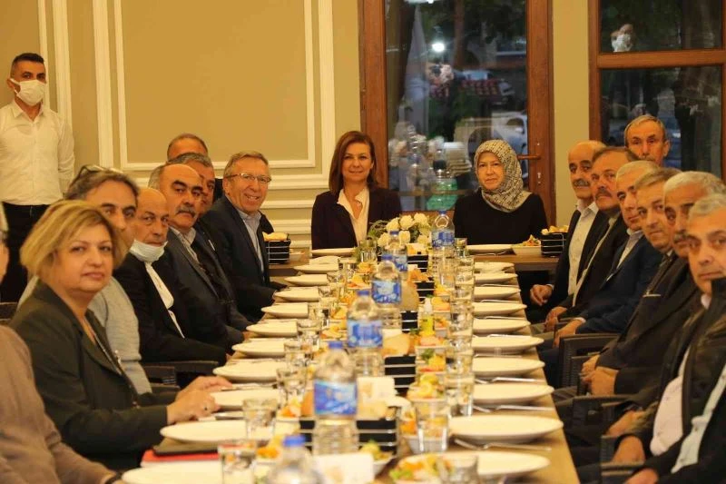 Muhtarlar mahallelerin sorunlarını Başkan Köse’ye iletti
