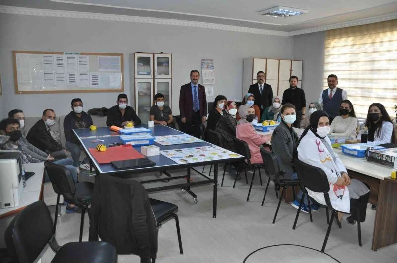 Öğretmenlere “Oyun Temelli Blok Kodlama” kursu
