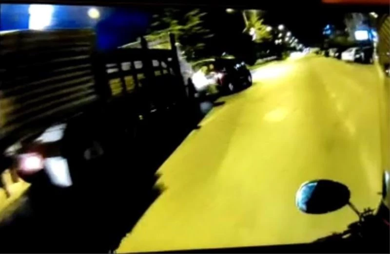 Kamyonun ticari araca arkadan çarpma anı kask kamerasında
