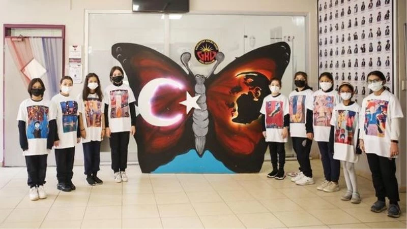Ortaokul öğrencileri özgün tasarımlarını tişörtlere yansıttı
