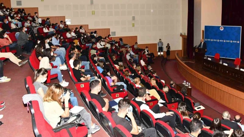 Rektör Çamsarı: “Bağımsızlığın ne demek olduğunu gençlerimize bıkmadan anlatacağız”
