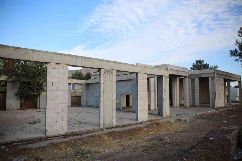 Derikli gençler istedi, Vali Demirtaş çalışmayı başlattı
