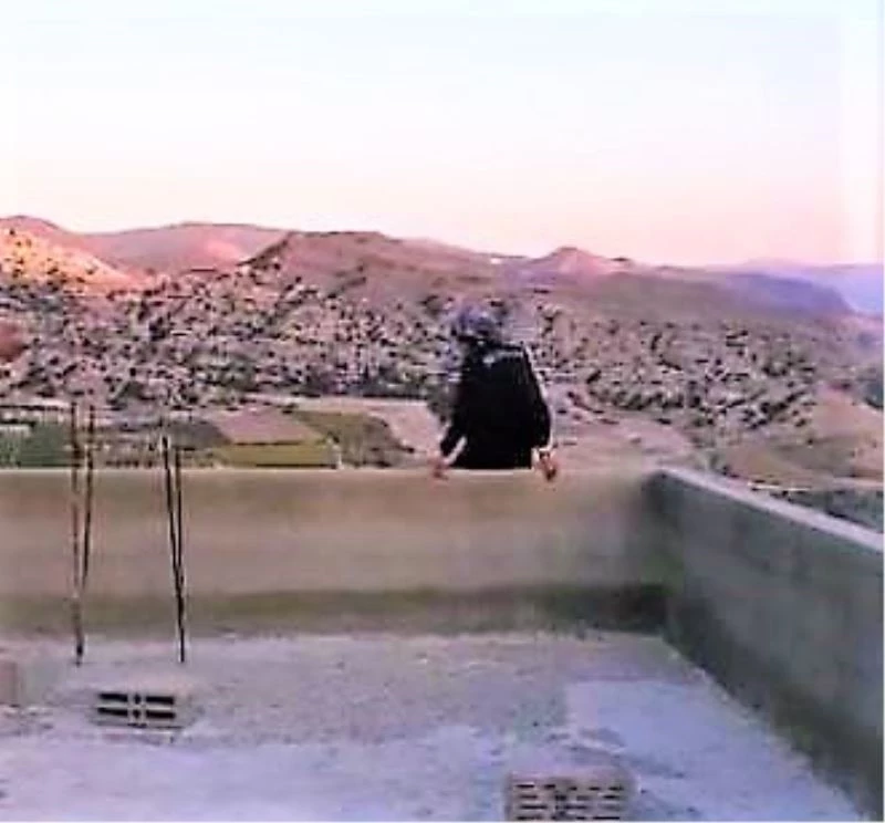 Jandarma ölümün kıyısından çekip aldı
