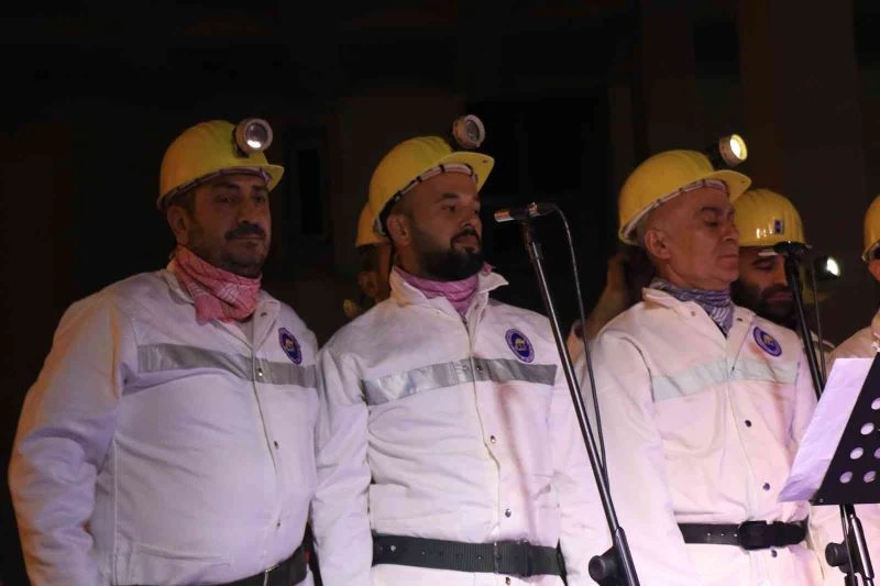 İş kazası geçiren maden işçisi sakatlığına rağmen değnekle konser verdi

