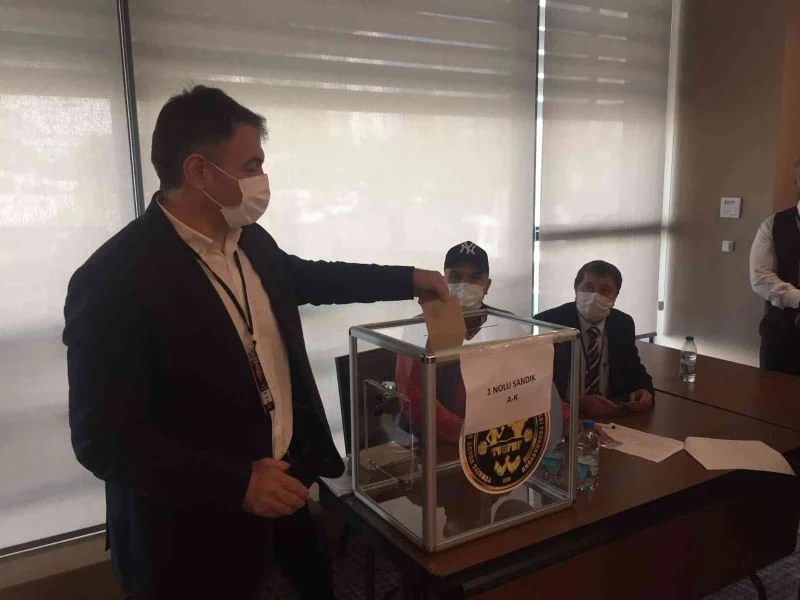 Türkiye Vücut Geliştirme Fitness ve Bilek Güreşi Federasyonu’nda Niyazi Kurt yeniden başkan
