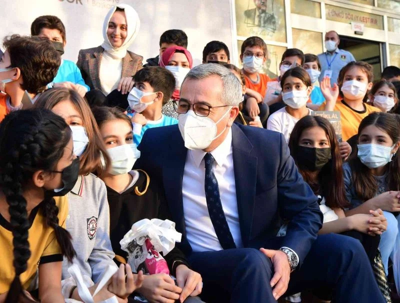 Kitap fuarını 100 bin kişi ziyaret etti
