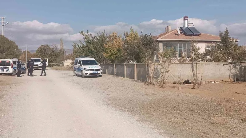 Dünürünü öldürüp 2 kişiyi ağır yaraladı, olay yerine gelince yakalandı
