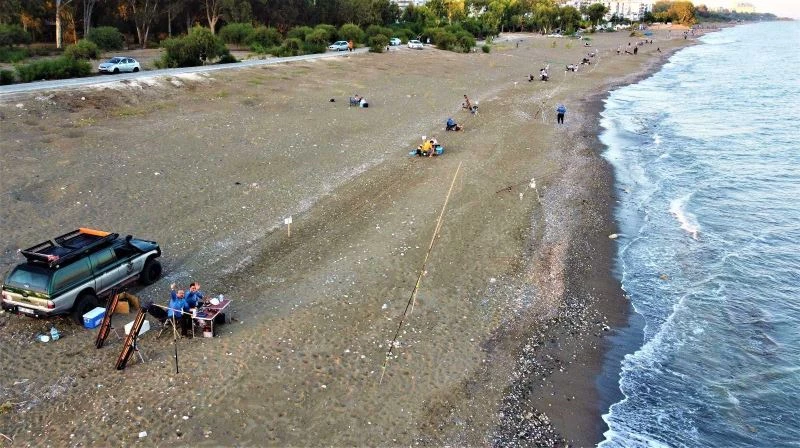 Olta balıkçılığı tutkunları 12 saatlik turnuvada ter döktü
