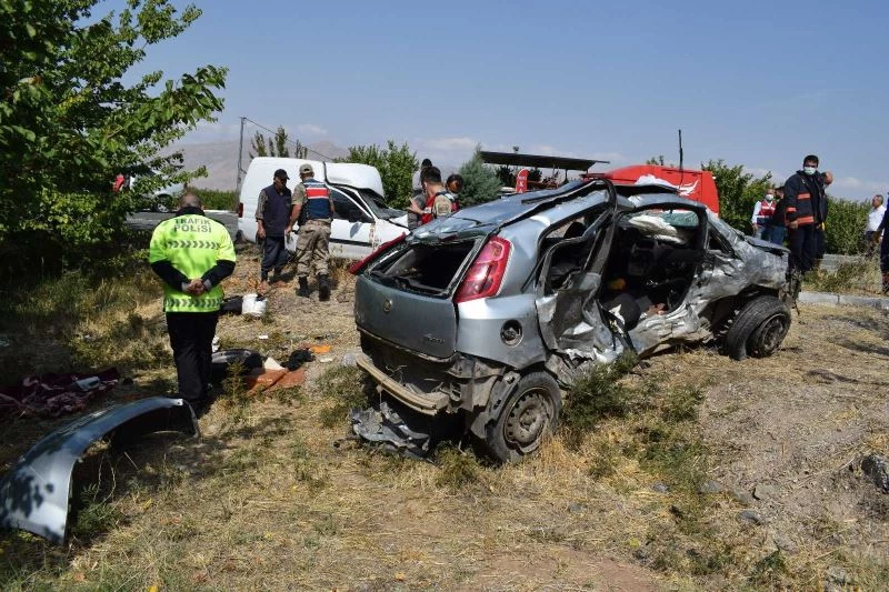 Katliam gibi kazada ölü sayısı 5’e yükseldi

