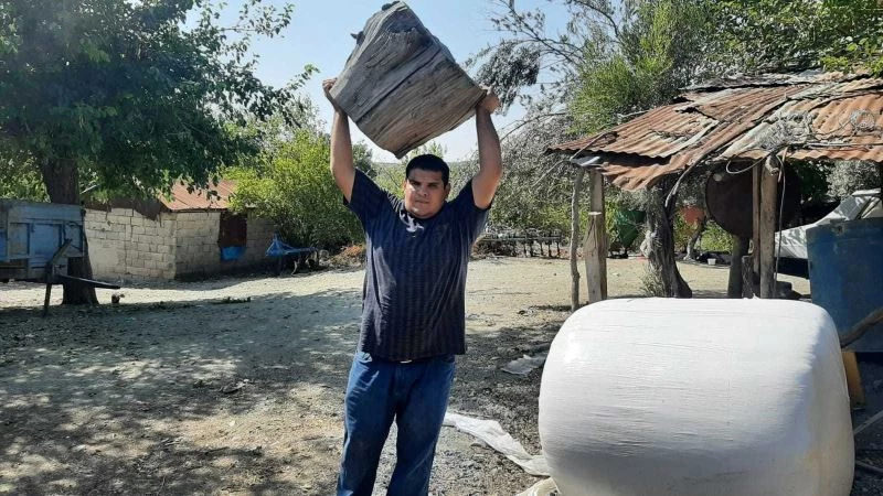 Saman balyası, odun kütüğü eline ne geçtiyse kaldırdı halterde Türkiye şampiyonu oldu
