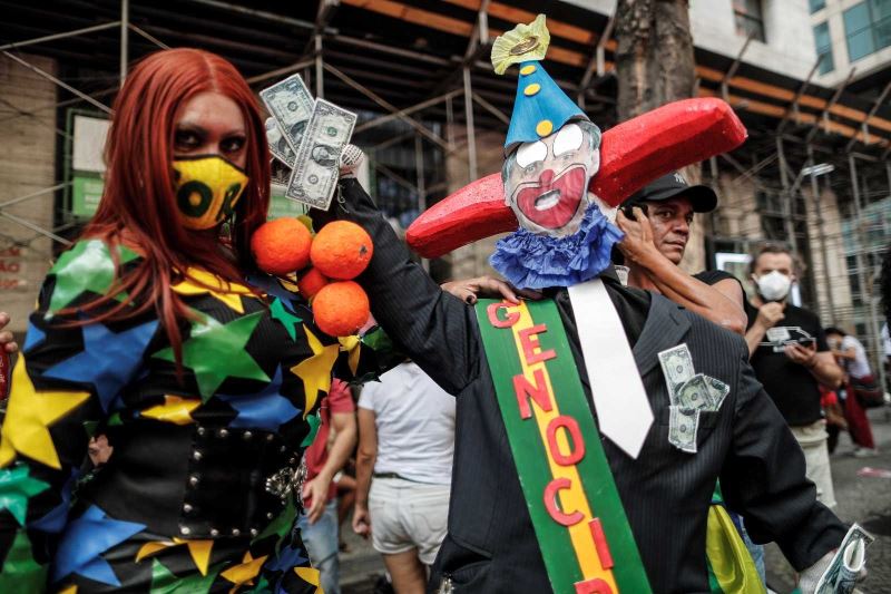 Brezilya’da göstericiler Bolsonaro’nun görevden azledilmesini istedi
