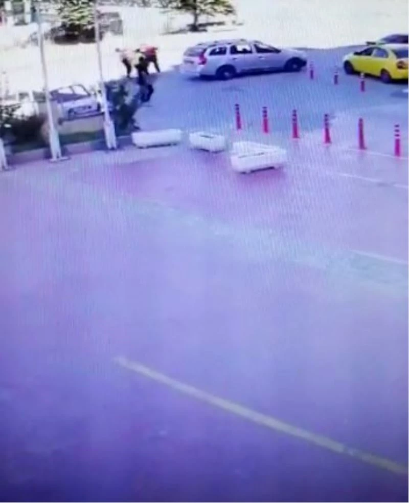 Tartıştıkları sürücüyü yol ortasında bıçaklayan magandalar serbest kaldı
