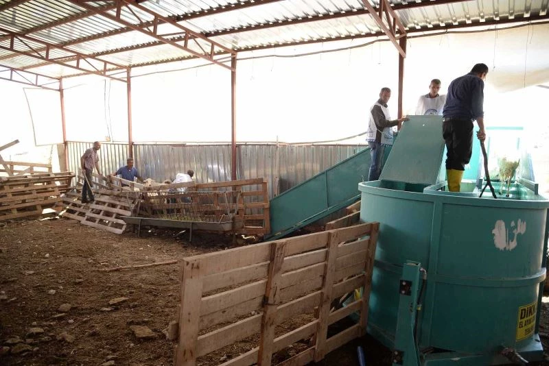 Kahramankazan Belediyesinden hayvan yetiştiricilerin işini kolaylaştıracak uygulama
