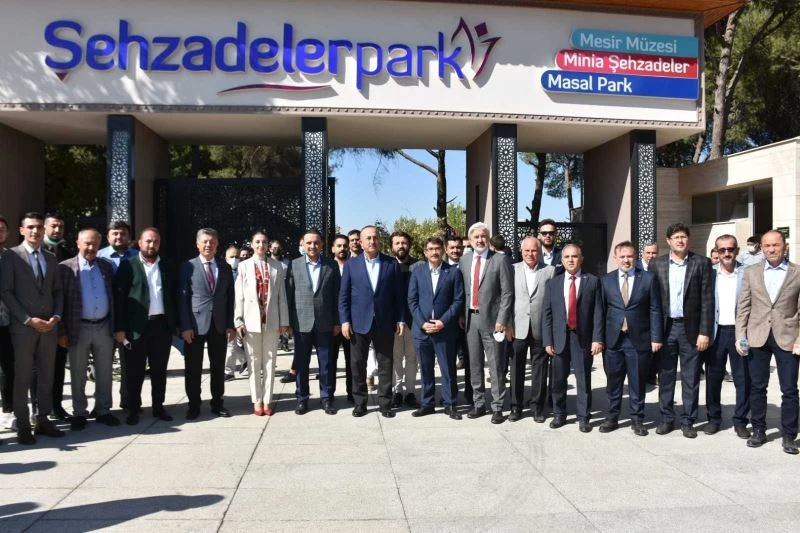 Bakan Çavuşoğlu Şehzadelerpark’ı ziyaret etti
