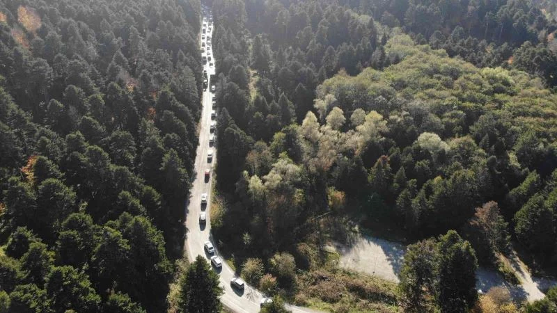Yazdan kalma günler yaşayan Gölcük’e tatilci akını
