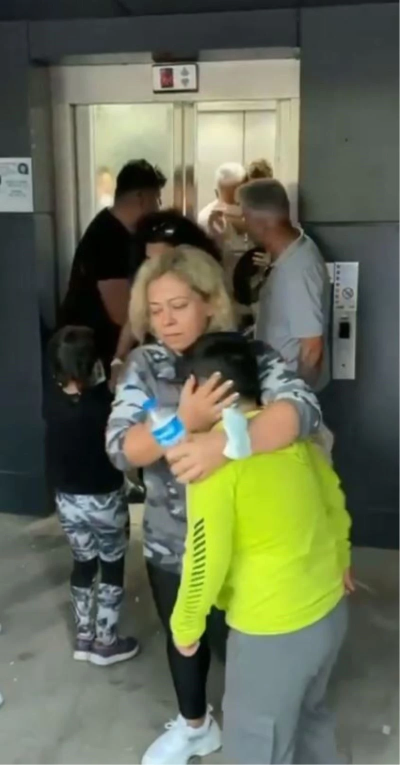 Antalya’da aşırı yük sebebiyle asansörde mahsur kalan vatandaşlar korku dolu anlar yaşadı
