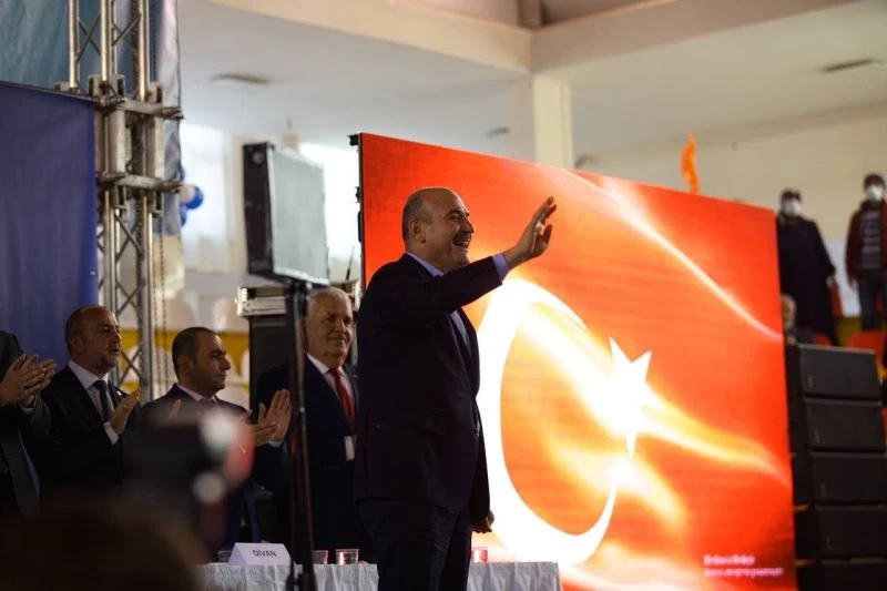 Bakan Soylu: “Bu millet bu Cumhuriyeti de bu özgürlüğü de şanla şerefle kanla kazandı, senin gibi kasetle kazanmadı”
