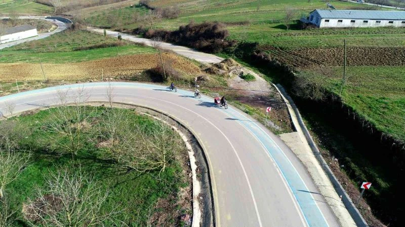 Kocaelililer 148 kilometre pedal çeviriyor

