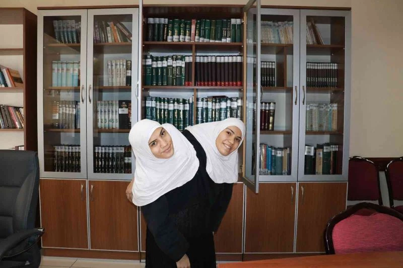 Siyam ikizleri ilk görevlerine başladı
