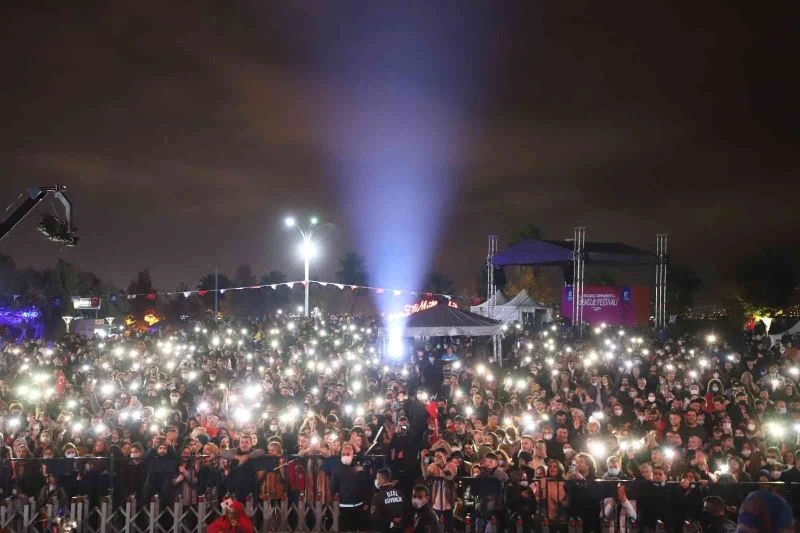 Cumhuriyet kutlamalarında Funda Arar’la görkemli final
