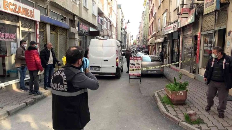 Ambulans sesini duyunca bıçaklayan da bıçaklanan da kaçtı
