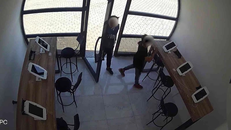 Dijital kütüphaneden tablet çalan 2 çocuk özel yazılım sayesinde yakalandı
