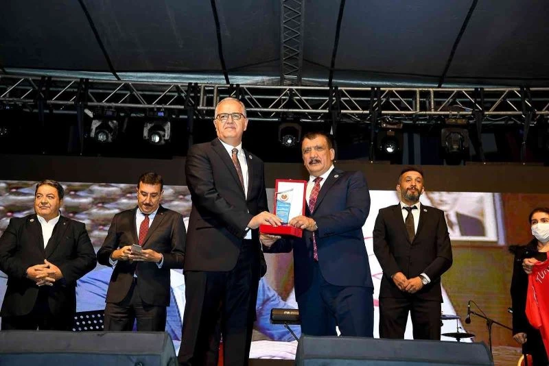 Kernek Onur ödülleri verildi
