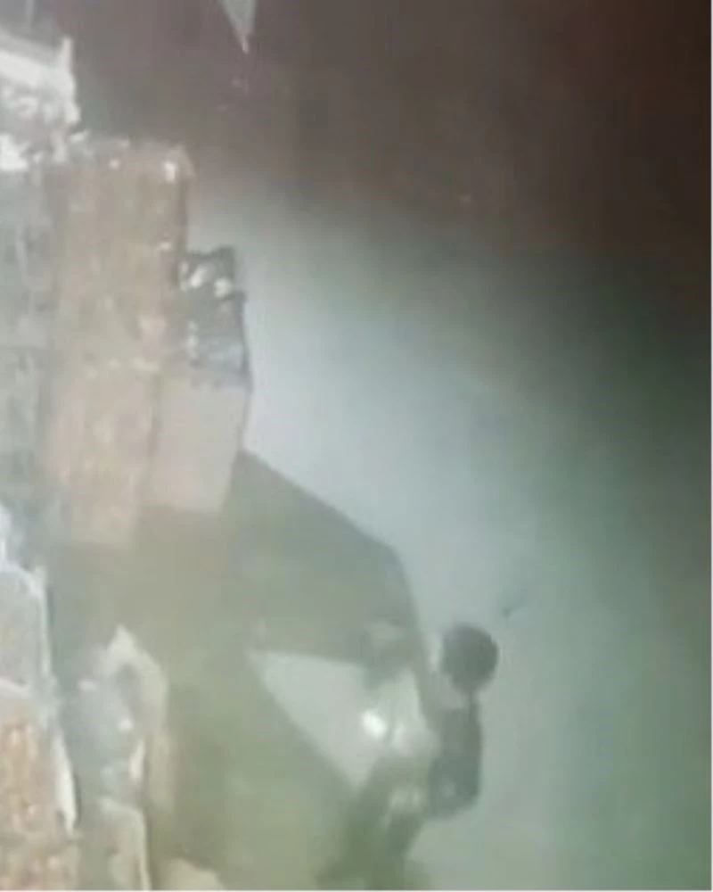 Bursa’da markete torpil atan çocuk yangın çıkarttı
