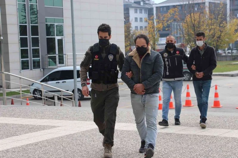 Otomobilin arka koltuğundan 53 kilo 800 gram eroin çıktı
