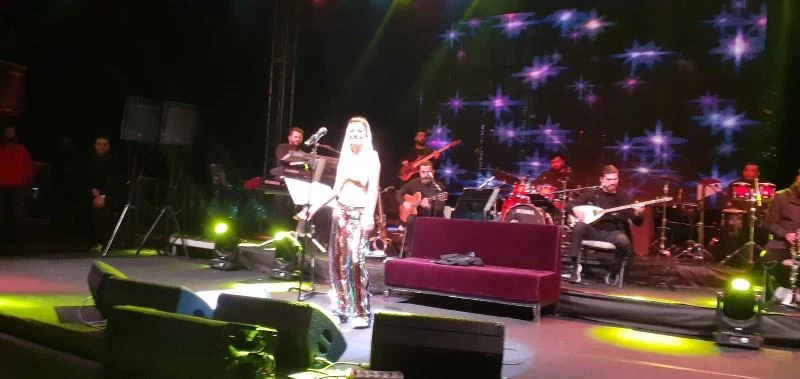 Yıldız Tilbe Ankaralı sevenleriyle buluştu
