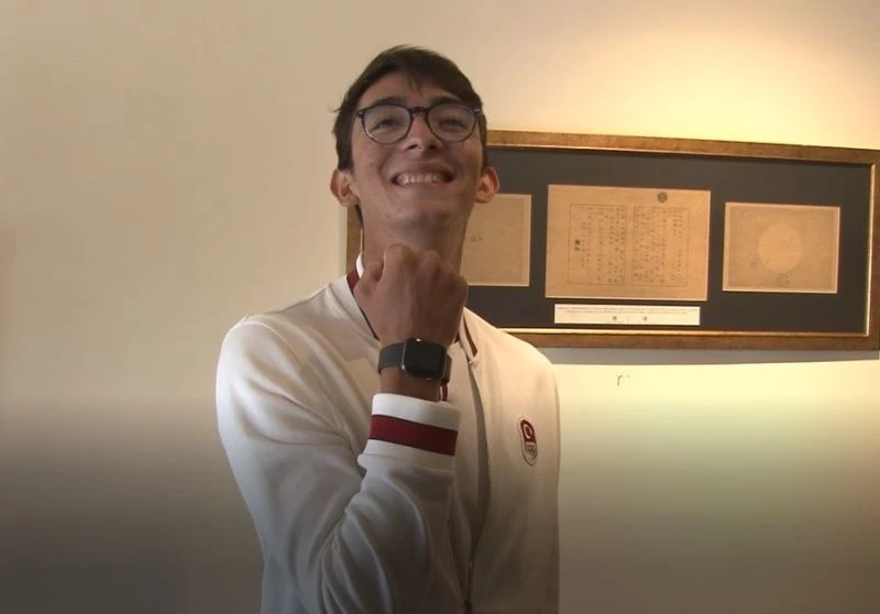 Milli okçu Mete Gazoz: “Edebiyat tarihinin büyük bir isminin kitabını bana adamış olması gurur verici”
