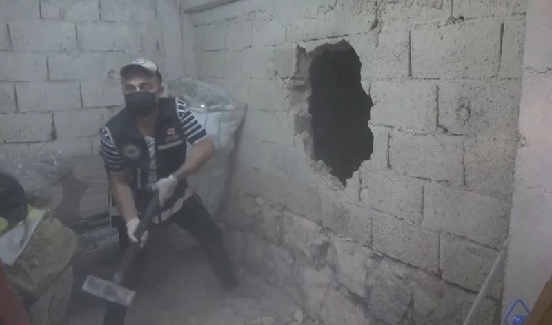 Polisten balyozlu operasyon
