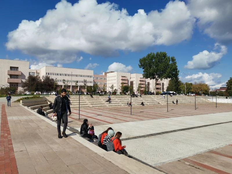 OMÜ 52 bin 661 öğrenci ile yüz yüze eğitime başladı
