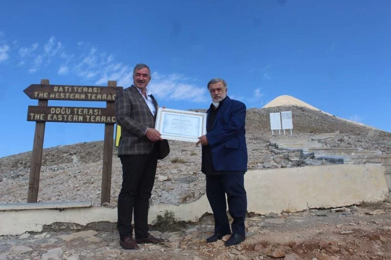 Başkan Turanlı’dan Kahtalı Mıçı’ya Hemşehrilik Onur Belgesi
