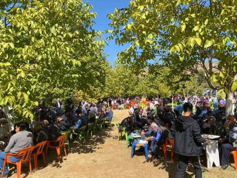 Diyarbakır’da 46 yıllık dayı yeğen arasındaki husumet barışla noktalandı
