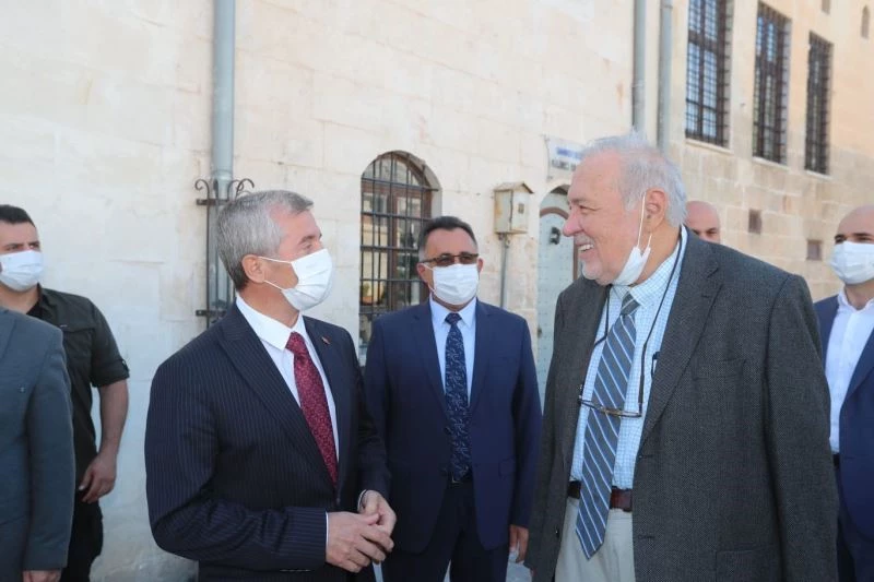 Prof. Dr. İlber Ortaylı tarihi mekanları gezdi
