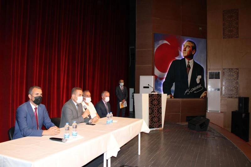 Ceyhan’da sanayi yatırımlarında ihtiyaç duyulacak elemanlar için kurs açılacak
