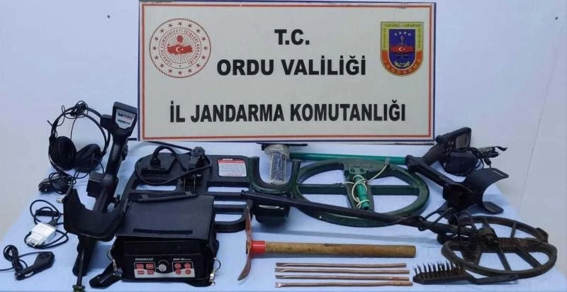 Kaçak define arayanlara suçüstü
