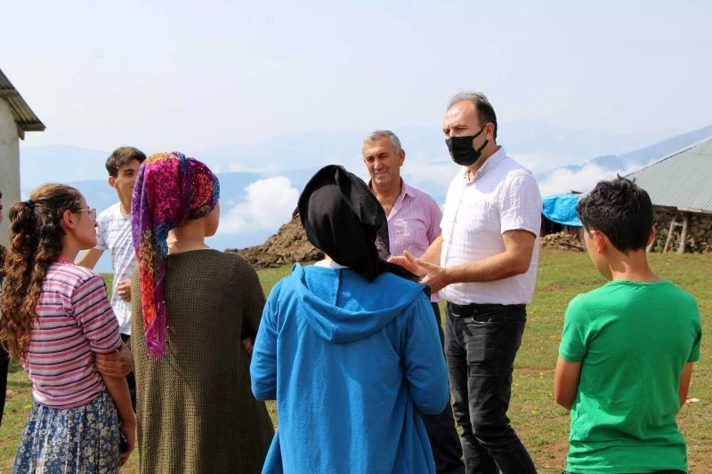 Yaylanın Sultanları’na saha ve forma desteği
