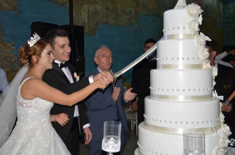 Jandarma Komutanı oğlunu evlendirdi
