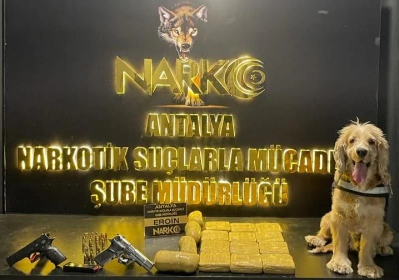 Antalya’da piyasaya sürülmek istenen 8 kilo 800 gram eroin yakalandı
