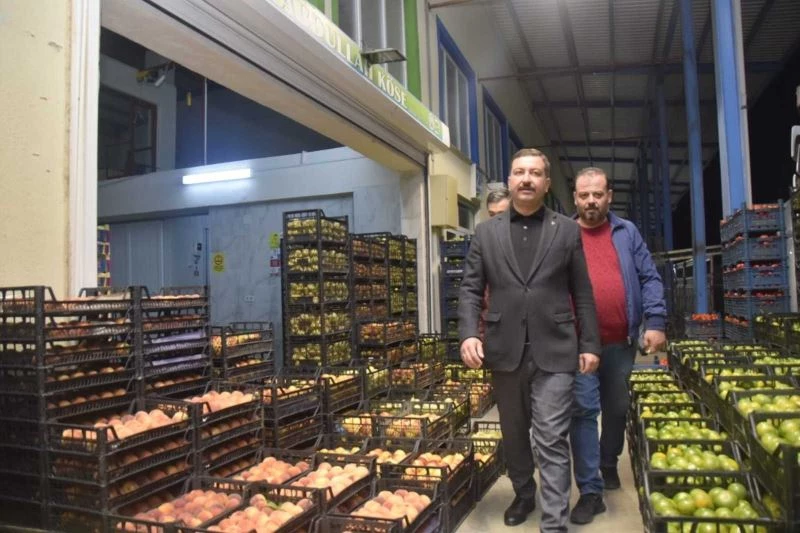 MHP heyeti sebze ve meyve halini ziyaret etti
